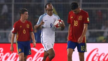 Brewster celebra su gol. 