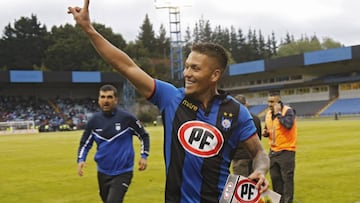 Futbol, Huachipato vs Universidad Católica.
Vigésimo Quinta Fecha, Campeonato Nacional 2018
Los jugadores de Huachipato celebran el triunfo contra Universidad Católica por primera division disputado en el Estadio CAP.
Talcahuano, Chile
06/08/2018
Alejandro Zoñez / Photosport
Football, Huachipato vs Universidad Católica.
25th date, National Championship 2018
Huachipato's players celebrate their victory against Universidad Catolica for first division football match held CAP Stadium in Talcahuano, Chile
06/08/2018
Alejandro Zoñez / Photosport