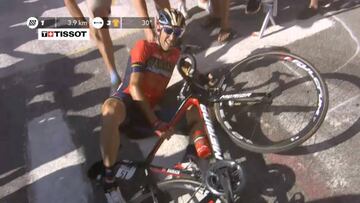 ¿Cómo pasa en el Tour?: 2 motos culpables del retiro de Níbali