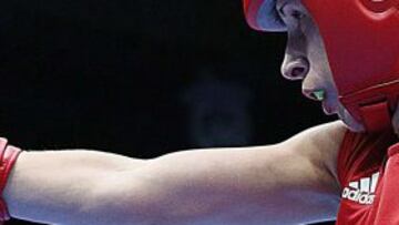 La rusa Eleva Savelyeva ganó hoy el primer combate olímpico femenino de boxeo de la historia al superar por puntos (12-9) a la norcoreana Kim Hye Soon, en la categoría del peso mosca.