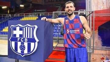 Mirotic, en su presentación con el Barça