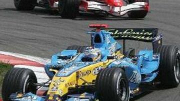 <b>CAMBIO EN LA CABEZA.</b> El asturiano salió primero, pero el alemán le adelantó gracias a su equipo.