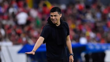 Gonzalo Pineda head coach of Atlas during the 15th round match between Atlas and Toluca as part of the Liga BBVA MX, Torneo Clausura 2025 at Jalisco Stadium, on April 12, 2025 in Guadalajara, Jalisco, Mexico.