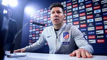 GRAF2271. MAJADAHONDA (C.A. DE MADRID), 23/02/2019.- El entrenador del Atlético de Madrid, el argentino Diego Simeone, durante la rueda de prensa posterior al entrenamiento realizado este sábado en la ciudad deportiva Wanda de Majadahonda, e