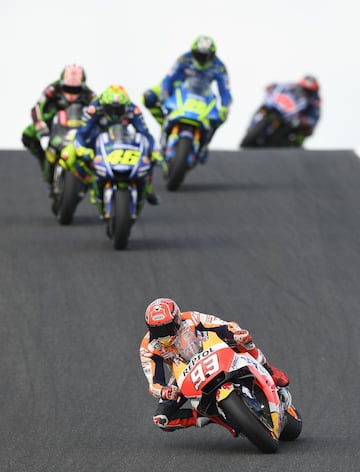 Marc Márquez lidera la carrera.