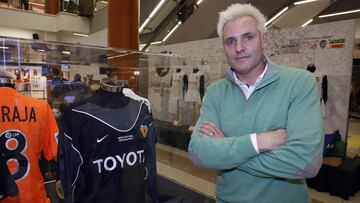 05/11/14
 EXPOSICION VALENCIA CF DOBLETE HISTORICO 
 ca&ntilde;izares entrevista paisano calle