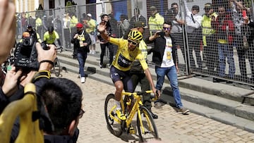 BOGOTA, COLOMBIA - AUGUST 07: Colombian cyclist Egan Bernal arrives on his bike during the 106&Acirc;&deg; Tour de France Champion welcome celebration on August 07, 2019 in Zipaquira, Colombia. (Photo by Diego Cuevas/Vizzor Image/Getty Images)
