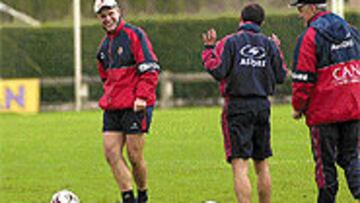 <B>FELIZ</b>. Aguirre está satisfecho con el rendimiento de sus jugadores.