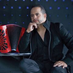 Nelson Velásquez, cantante vallenato, sufre accidente en su camioneta