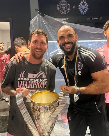 Cheuko celebra con Leo Messi el título de campeones de la MLS.