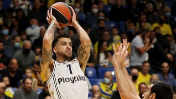 TEL AVIV, ISRAEL - APRIL 13: Scottie Wilbekin, #1 of Maccabi Playtika Tel Aviv in action during the Turkish Airlines EuroLeague Regular Season Round 23 match between Maccabi Playtika Tel Aviv and Fenerbahce Beko Istanbul at Menora Mivtachim Arena on April 13, 2022 in Tel Aviv, Israel. (Photo by Seffi Magriso/Euroleague Basketball via Getty Images)