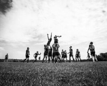 Colección de fotografías del primer equipo de Rugby gay Muddy York Rfc de Toronto.