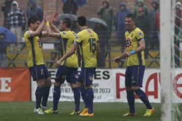 Felipe Fritz, segundo de izquierda a derecha, suma 55 minutos y un gol en el torneo.