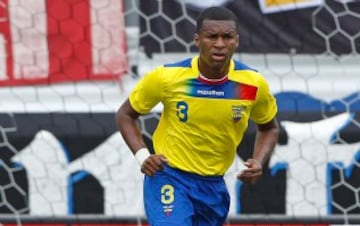 POSIBLE REFUERZO | El nombre del ecuatoriano Frickson Erazo vuelve a aparecer como alternativa en la tienda de Macul. Estuvo cerca de llegar a los albos en el verano de 2015.