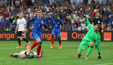 Griezmann también superó a Neuer con Francia.