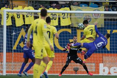 Gerard Moreno remató de cabeza un centro de Cazorla, adelantando de esa manera al Villarreal frente al Leganés. Para el delantero, además, era su gol número 11 en Liga, colocándose con Lucas Pérez (Alavés) y Roger (Levante) como máximos goleadores españoles.