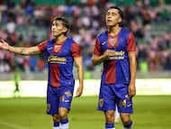Rodrigo Ramos and Axl Padilla of Atlante during the Copa Morelos 2025 match between Atlante and Guadalajara at Agustin Coruco Diaz Stadium on June 20, 2025 in Zacatepec, Morelos, Mexico.