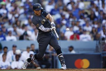 LOS ANGELES, CALIFORNIA - JULY 19: Giancarlo Stanton #27 of the New York Yankees hits a two RBI home run against the National League in the fourth inning during the 92nd MLB All-Star Game presented by Mastercard at Dodger Stadium on July 19, 2022 in Los Angeles, California.   Ronald Martinez/Getty Images/AFP
== FOR NEWSPAPERS, INTERNET, TELCOS & TELEVISION USE ONLY ==
