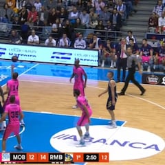 Confirmado, Garuba no es humano: topetazo tremendo, el pabellón en shock y hace esto