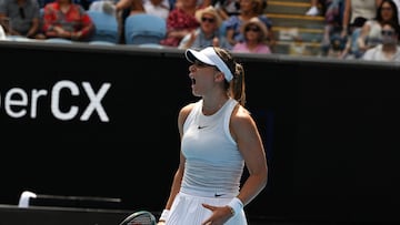 Paula Badosa celebra un punto contra Olga Danilovic en el Open de Australia.