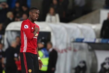 Manchester United's French midfielder Paul Pogba
