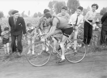 Bernardo Ruiz, en una imagen del Tour en 1951.