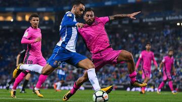 Antonio Luna trata de frenar una internada de Sergio García.