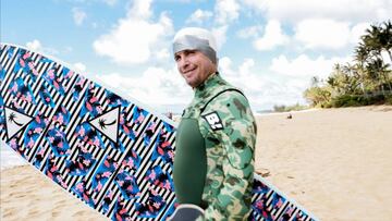 Jamie O'Brien, Pipeline, con vendaje en la cabeza.