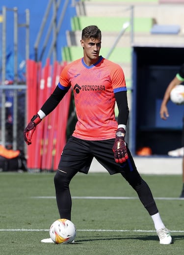 Tras varias cesiones llegó al Getafe en 2021 donde estuvo dos temporadas. 