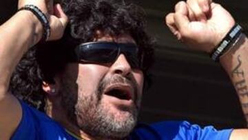 Maradona sube de peso e intentará bajarlo en Suiza