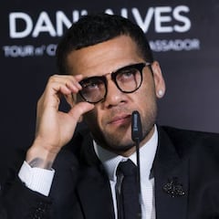 Alves va a la Juventus debiendo dinero a Hacienda: 1,3 millones