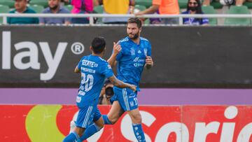 Andre-Pierre Gignac festeja su gol en contra de Mazatlán.