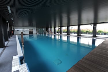 Piscina del primer equipo en la Ciudad Deportiva Valdebebas del Real Madrid.