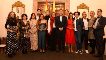 Leicy Santos y Falcao García, futbolistas nacionales que militan en el fútbol de España, fueron premiados por la embajada de Colombia en ese país.