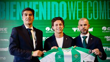 Presentación de Rodrigo Riquelme.