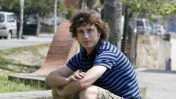 <b>RENUEVA.</b> El Athletic Club anunció en la tarde de hoy la renovación de Fernando Amorebieta hasta el 30 de junio del 2011, prorrogable hasta el 2013, con una cláusula de rescisión de 50 millones de euros.