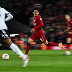 Luis Díaz, activo en triunfo sufrido de Liverpool ante Fulham