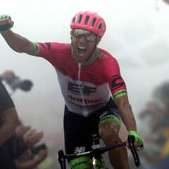 Resumen y resultado de la etapa 17: Woods se impone en Oiz y Valverde recorta tiempo a Yates