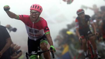 Resumen y resultado de la etapa 17: Woods se impone en Oiz y Valverde recorta tiempo a Yates
