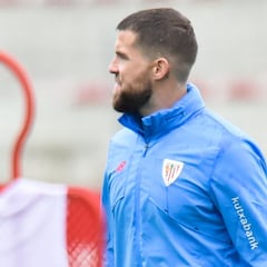 Iñigo Martínez vuelve ante el Cádiz, pero Sancet descansa
