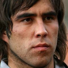 Hace 12 años Claudio Bravo hizo su estreno en la Roja