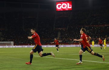 1-0. Álvaro Morata celebra el primer gol.