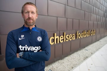 El equipo de Londres pagó 25 millones por él. Sucedió a Tuchel en el banquillo del Chelsea dejado a su anterior equipo, el Brighton, en el mejor puesto (cuarto) de su historia en al Premier League. En ese momento era uno de los técnicos ingleses con mejor reputación del mercado siendo incluso alabado por Pep Guardiola.