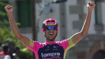 Rub&eacute;n Plaza celebra la victoria en la etapa 20 de la Vuelta.