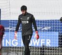 Alisson condena al Liverpool en Leicester