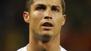 Cristiano, durante el partido de ayer contra España.