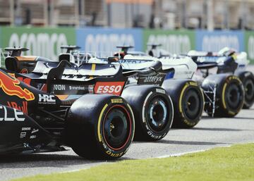 Recopilación de las mejores fotografías del primer día de test para los pilotos de F1 hoy, 10 de marzo, en el circuito de Sakhir en Bahrein.