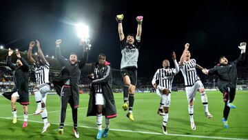 Buffon heroics allow Juve to put one hand on the title