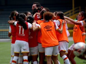 El fútbol femenino debuta en El Campín con triunfo de Santa Fe