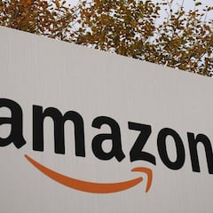 Los repartidores de Amazon cuelgan teléfonos de los árboles para conseguir más pedidos